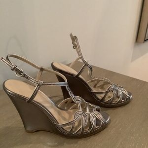 Elie Tahari wedge sling back sandal